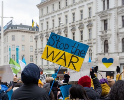 Negoziare la pace in Ucraina sùbito!